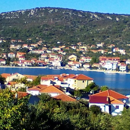 Apartment Silvija Vinišće Esterno foto