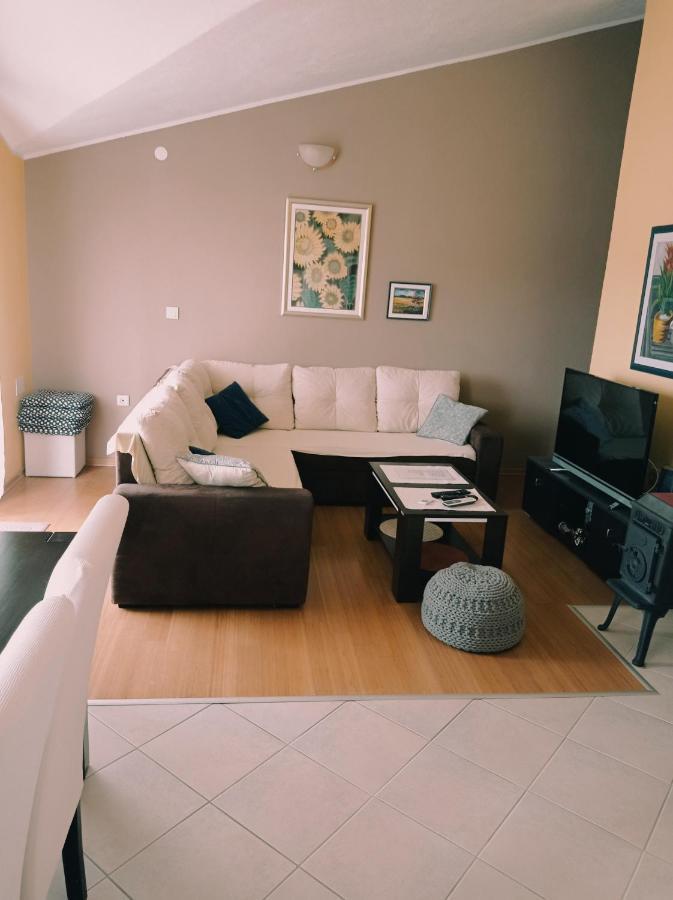 Apartment Silvija Vinišće Esterno foto