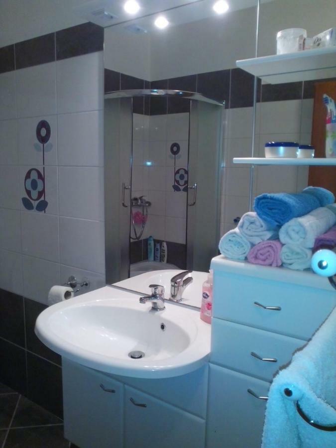Apartment Silvija Vinišće Esterno foto