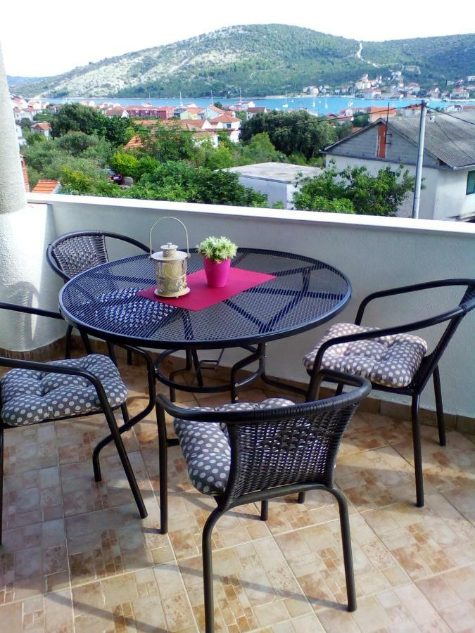 Apartment Silvija Vinišće Esterno foto