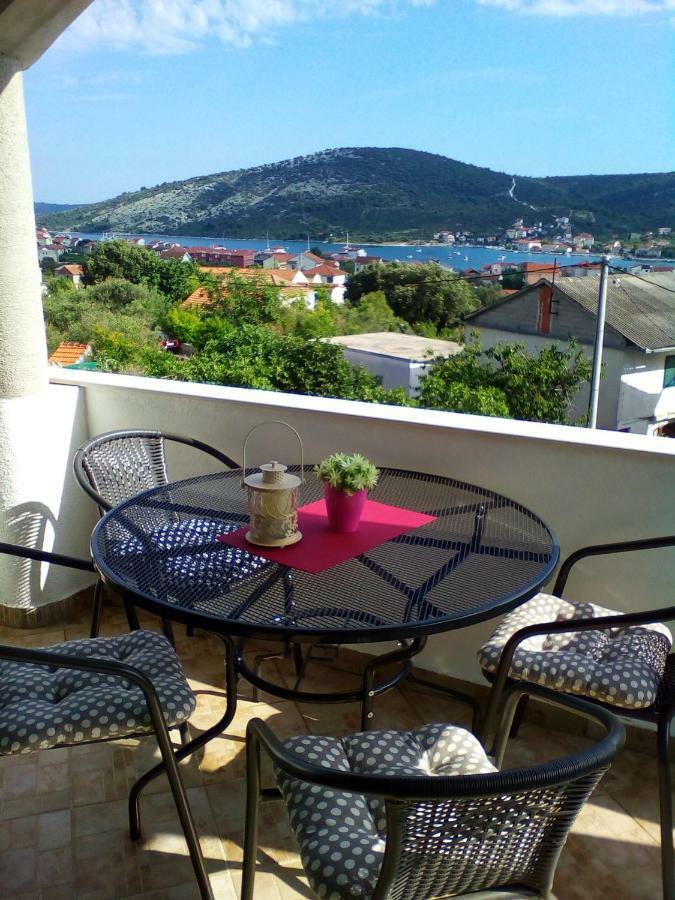 Apartment Silvija Vinišće Esterno foto