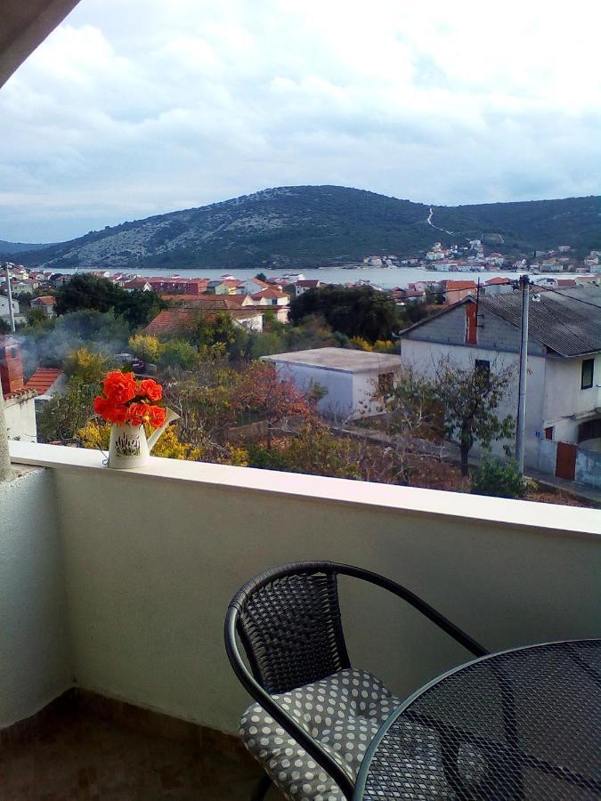 Apartment Silvija Vinišće Esterno foto