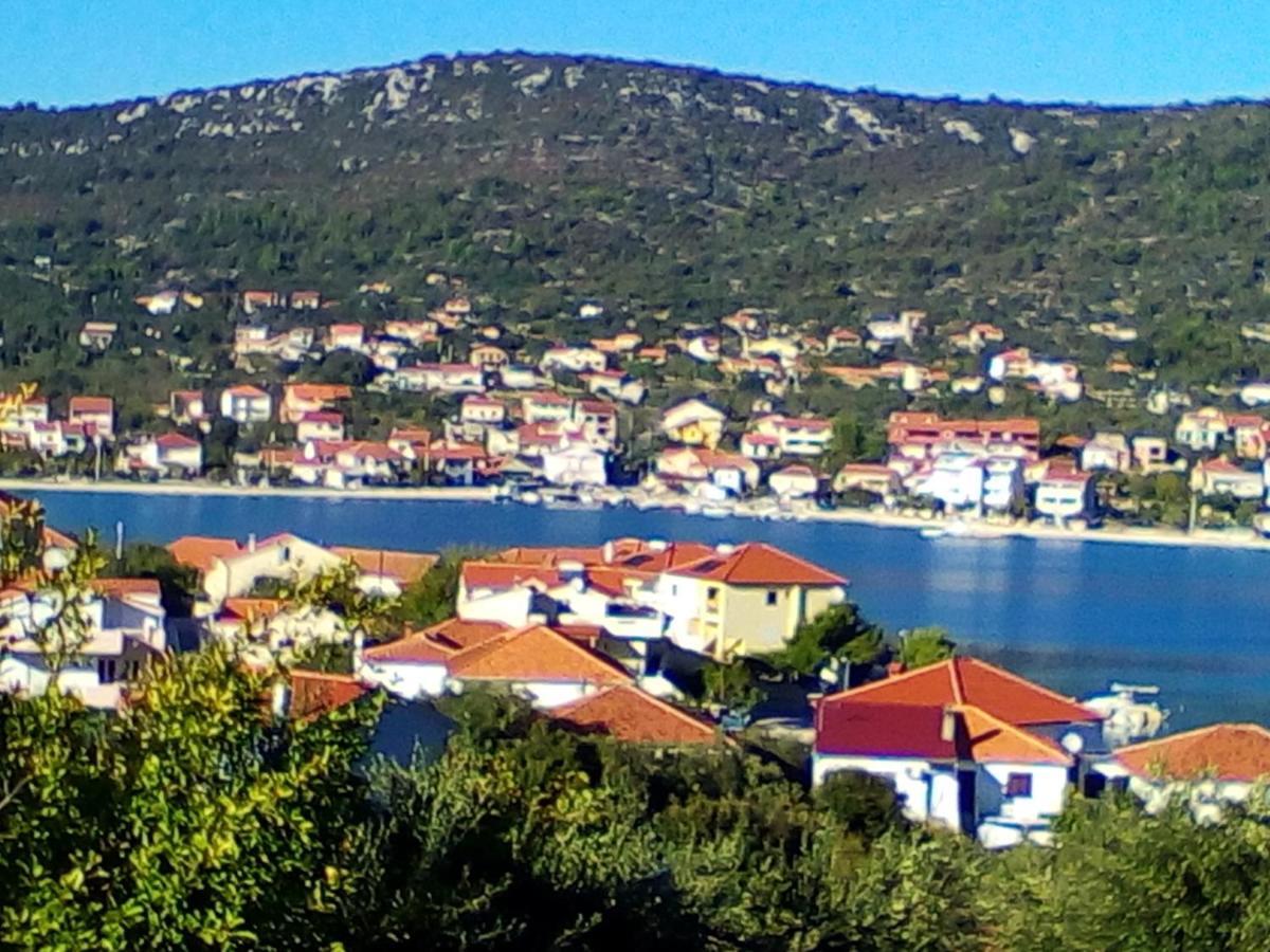 Apartment Silvija Vinišće Esterno foto